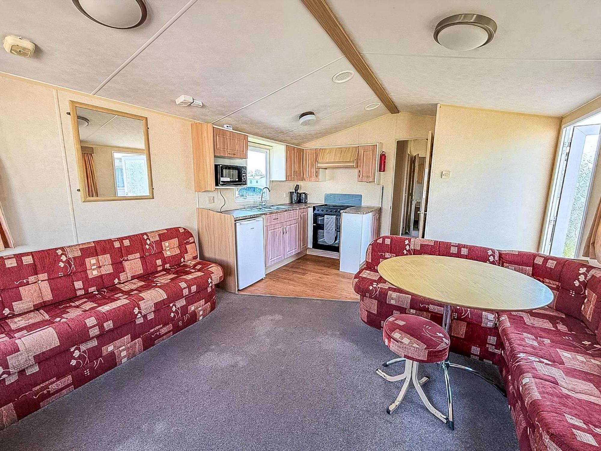 Superb Caravan At Seawick Holiday Park, Sleeps 8 Ref 27202Sw Clacton-on-Sea Bagian luar foto